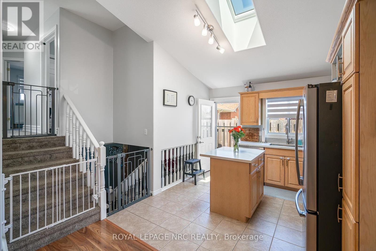 7707 Cortina Crescent, Niagara Falls, Ontario  L2H 3B4 - Photo 11 - X12147723