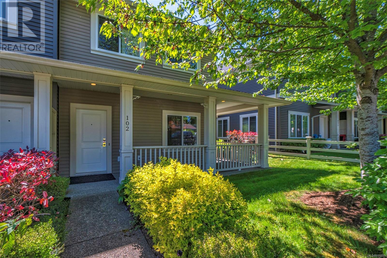 Property at 102 1675 Crescent View Dr image 3