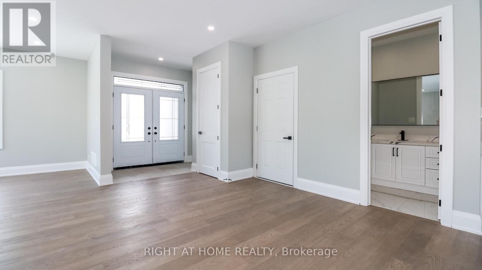 Property at 1012 FERRIER AVENUE W image 3
