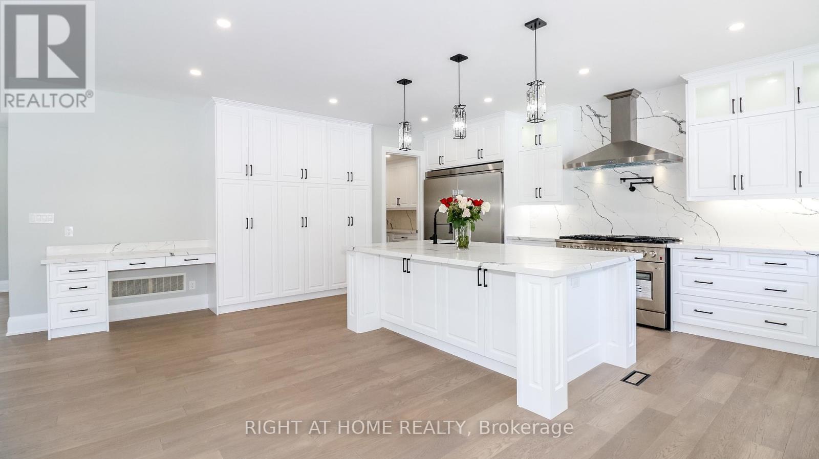 Property at 1012 FERRIER AVENUE W image 5