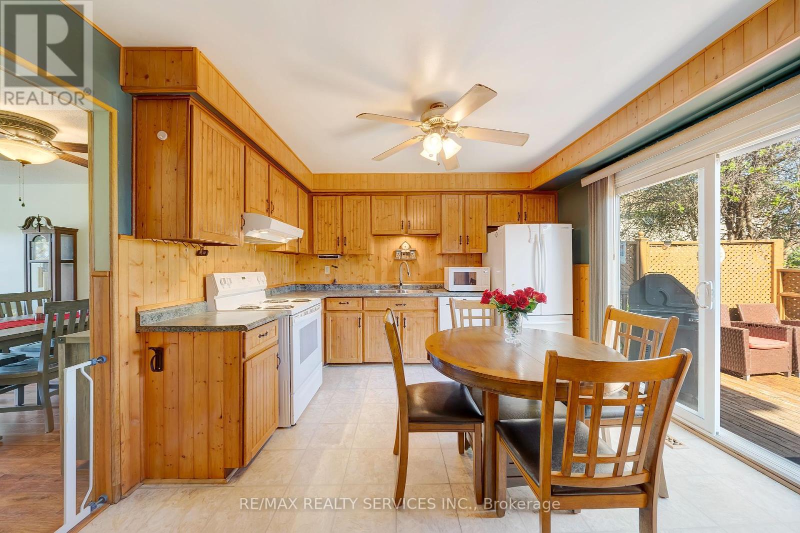 38 Omega Square, Brampton, Ontario  L6Z 1K5 - Photo 8 - W12136456