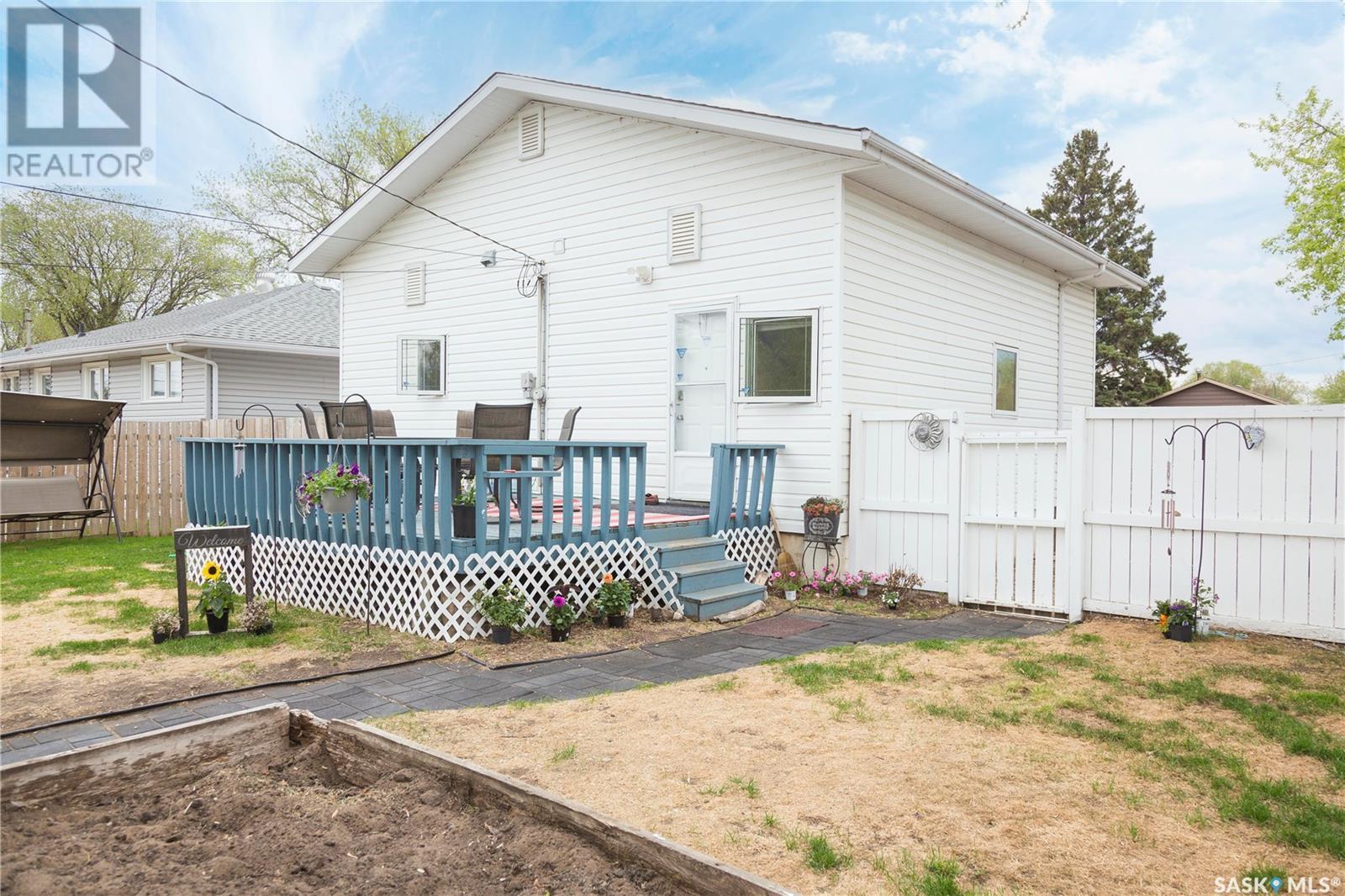 32 28th Street E, Prince Albert, Saskatchewan  S6V 1W8 - Photo 25 - SK005841