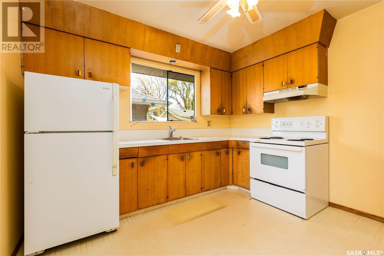 1005 Mcmillan Avenue, Saskatoon, Saskatchewan  S7L 2T9 - Photo 10 - SK005825