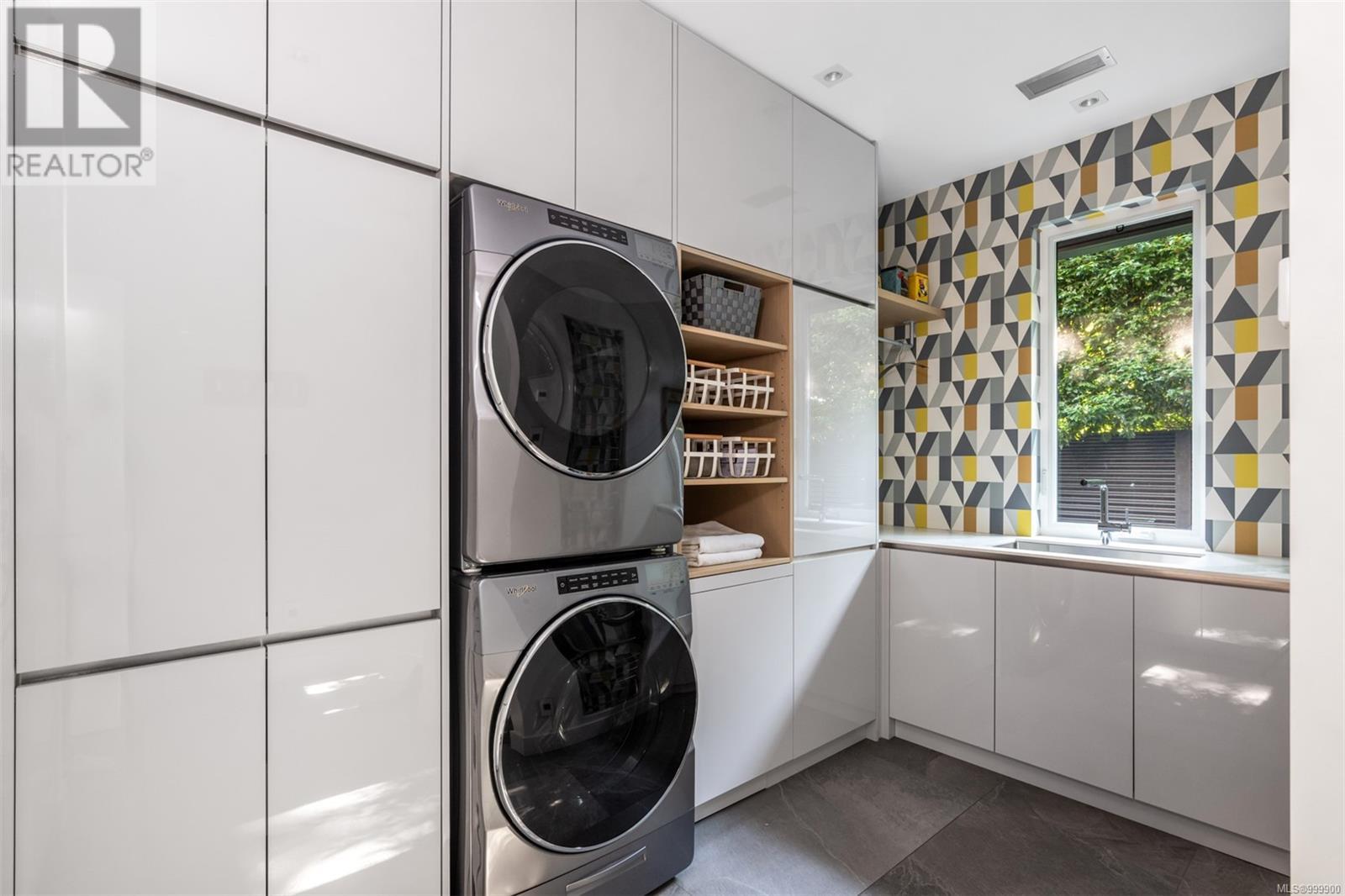 Property at 3055 Valdez Pl image 3