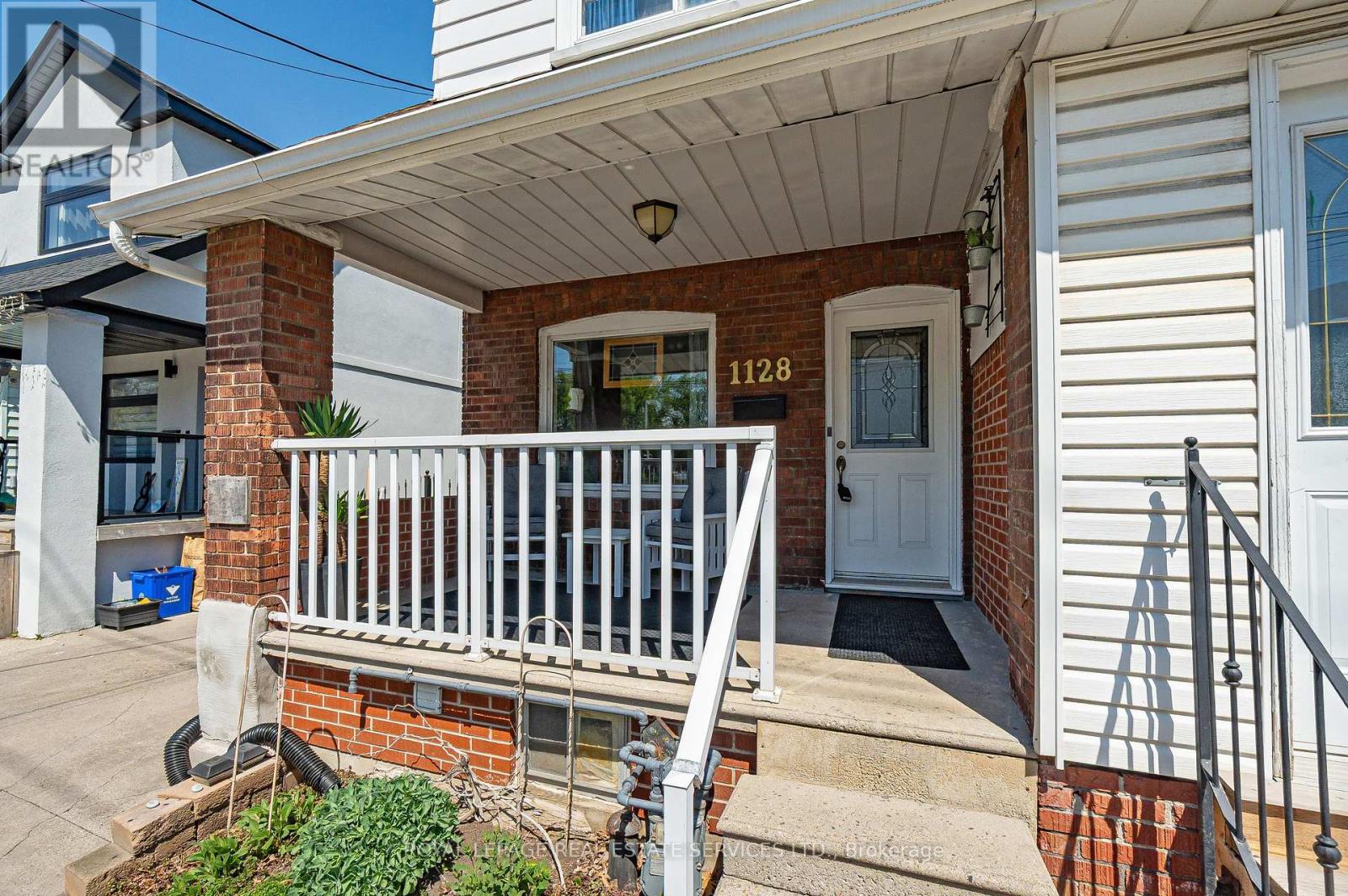 1128 Roselawn Avenue, Toronto (Briar Hill-Belgravia), Ontario  M6B 1C4 - Photo 3 - W12147596