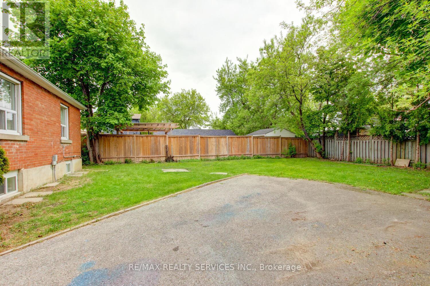 29 Woodward Avenue, Brampton, Ontario  L6V 1K2 - Photo 38 - W12147624