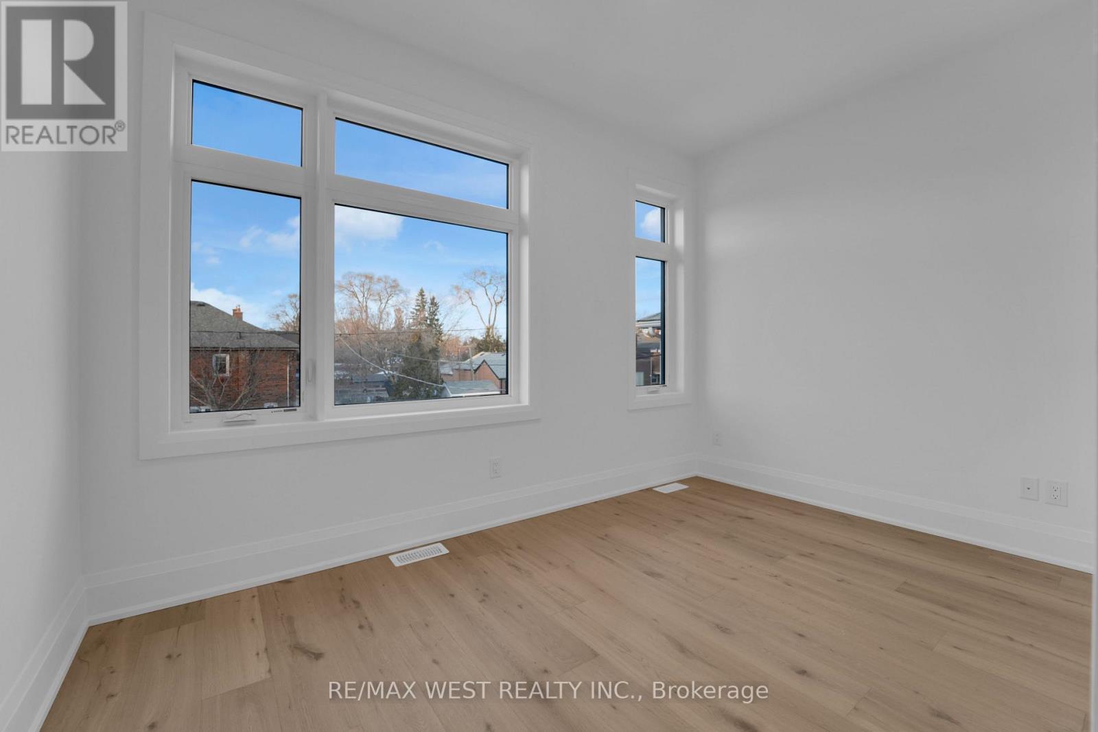 519 St Johns Road, Toronto, Ontario  M6S 2L7 - Photo 21 - W12147666