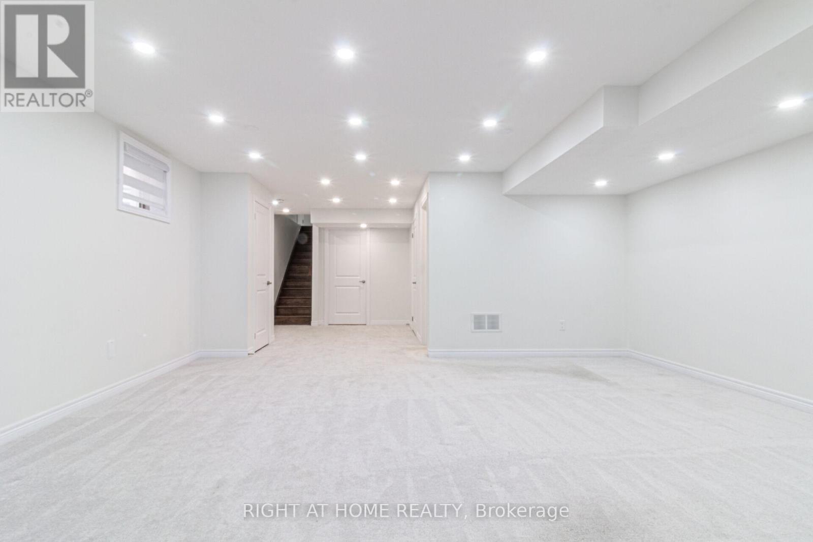 1406 Farmstead Drive, Milton, Ontario  L9E 1K4 - Photo 35 - W12147681