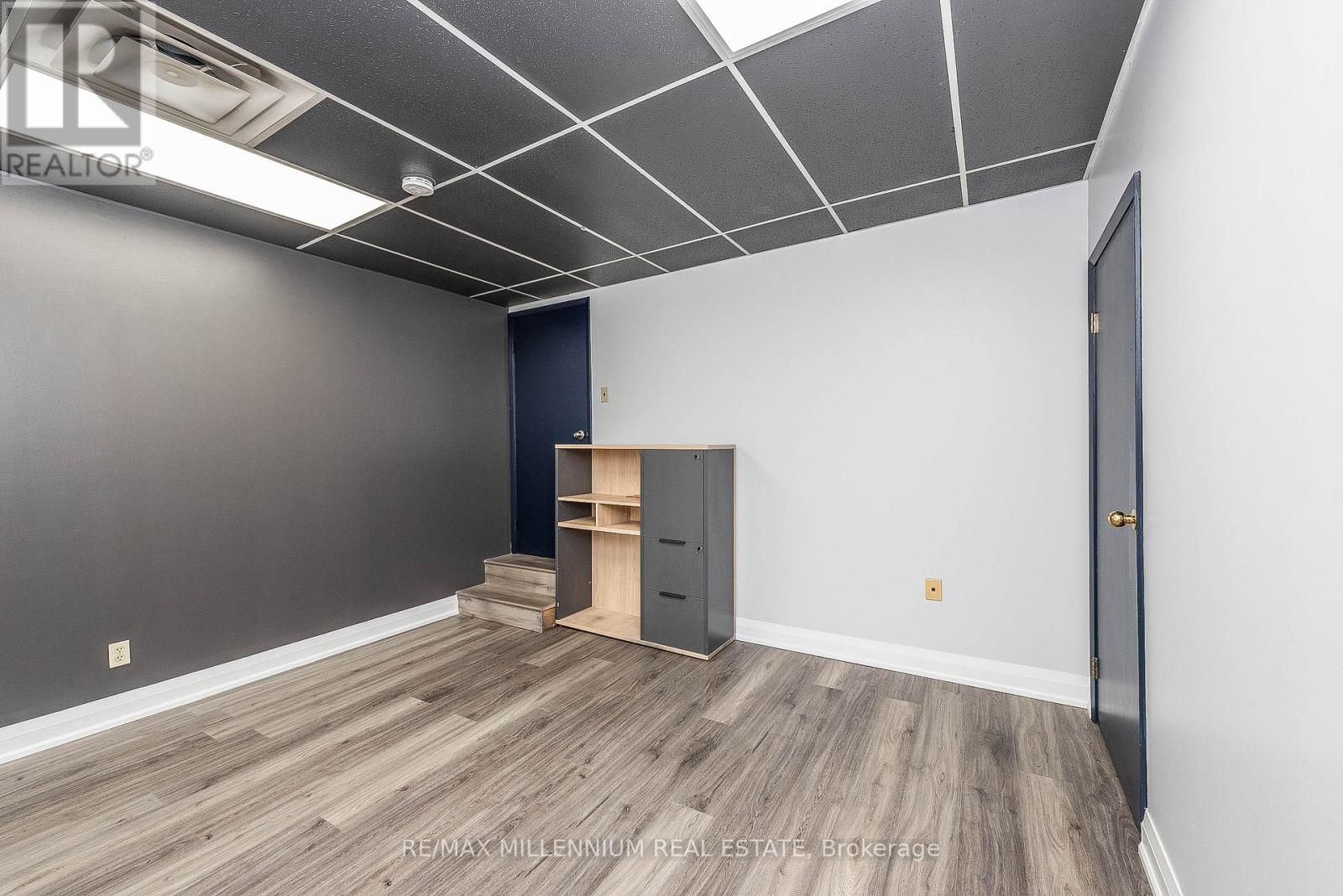 102 - 1300 Steeles Avenue, Brampton, Ontario  L6T 1A2 - Photo 10 - W12147720