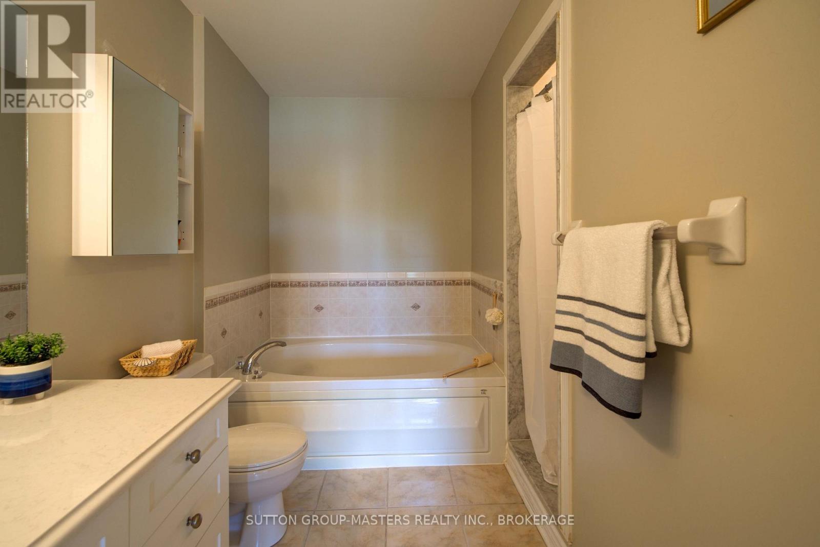 114 Britannia Crescent, Loyalist, Ontario  K0H 1G0 - Photo 27 - X12147926