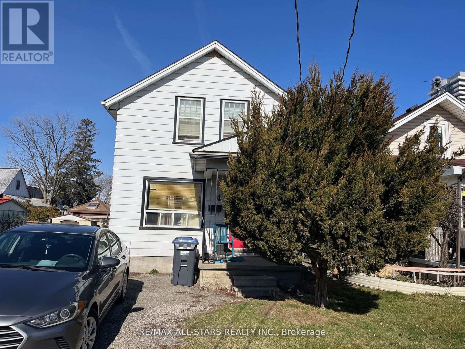 4 EASTERN AVENUE, Brampton, Ontario