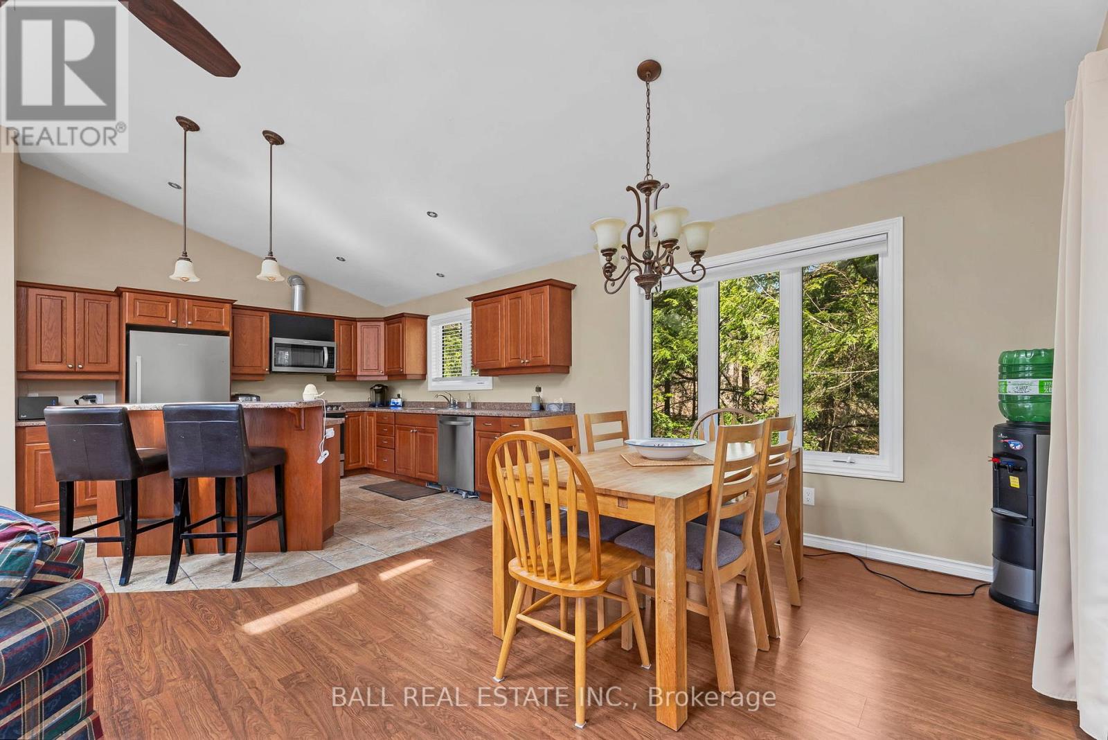 479 East Clear Bay Road, Trent Lakes, Ontario  K0M 2A0 - Photo 10 - X12147945