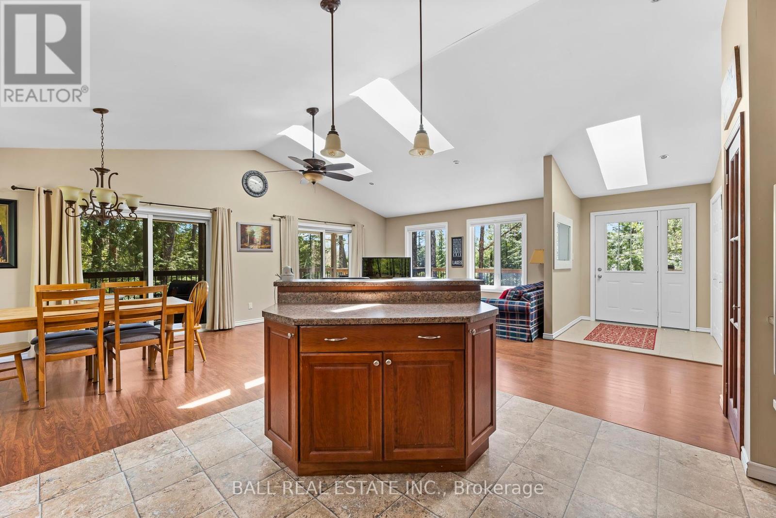 479 East Clear Bay Road, Trent Lakes, Ontario  K0M 2A0 - Photo 18 - X12147945