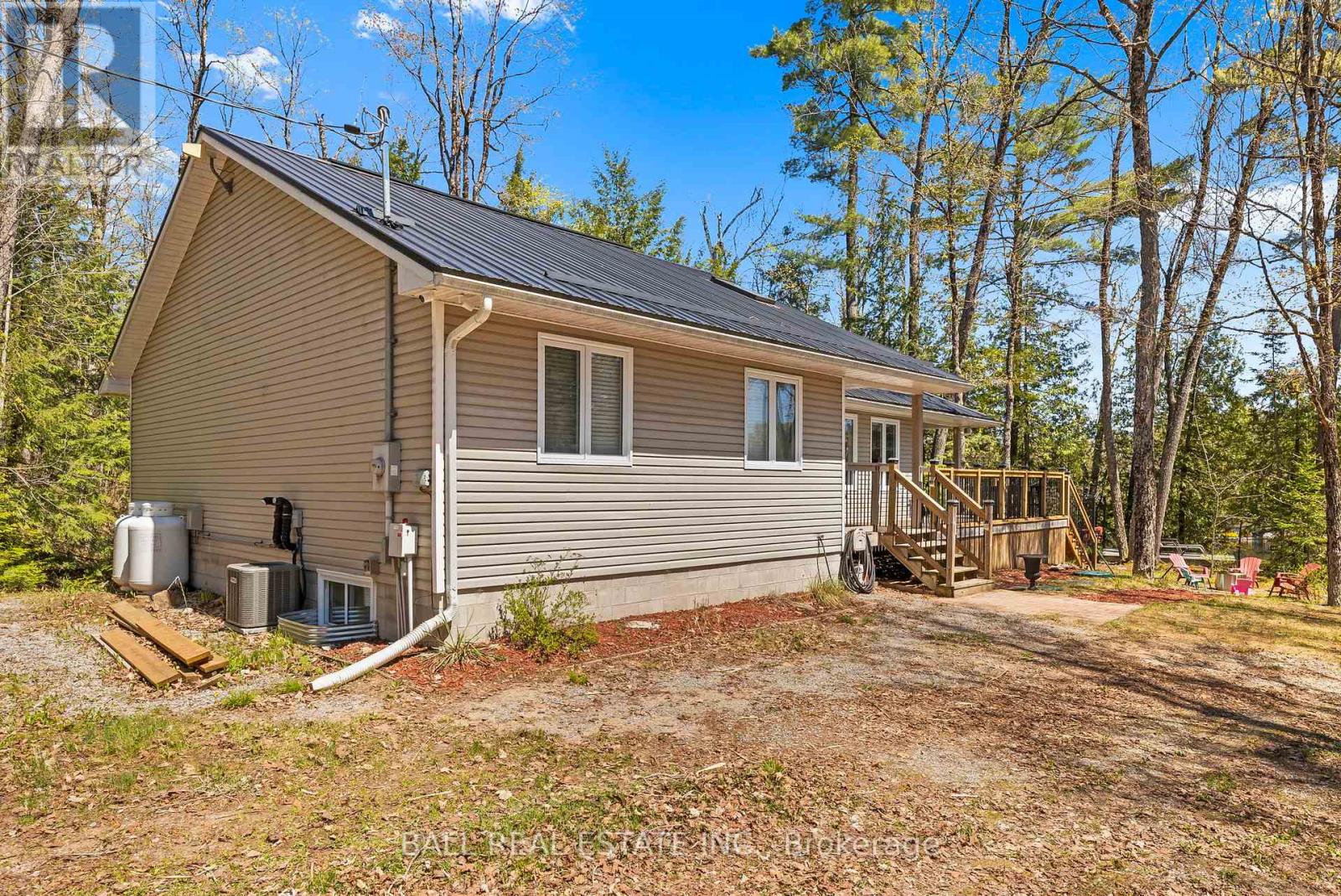 479 East Clear Bay Road, Trent Lakes, Ontario  K0M 2A0 - Photo 3 - X12147945