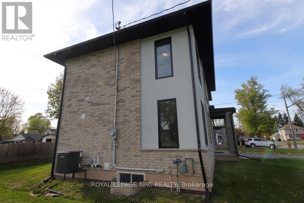 203 Park Street, Fort Erie, Ontario  L0S 1N0 - Photo 6 - X12147886