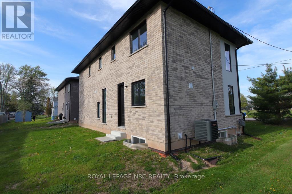 203 Park Street, Fort Erie, Ontario  L0S 1N0 - Photo 8 - X12147886