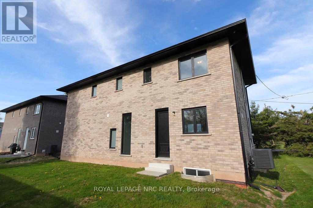203 Park Street, Fort Erie, Ontario  L0S 1N0 - Photo 9 - X12147886