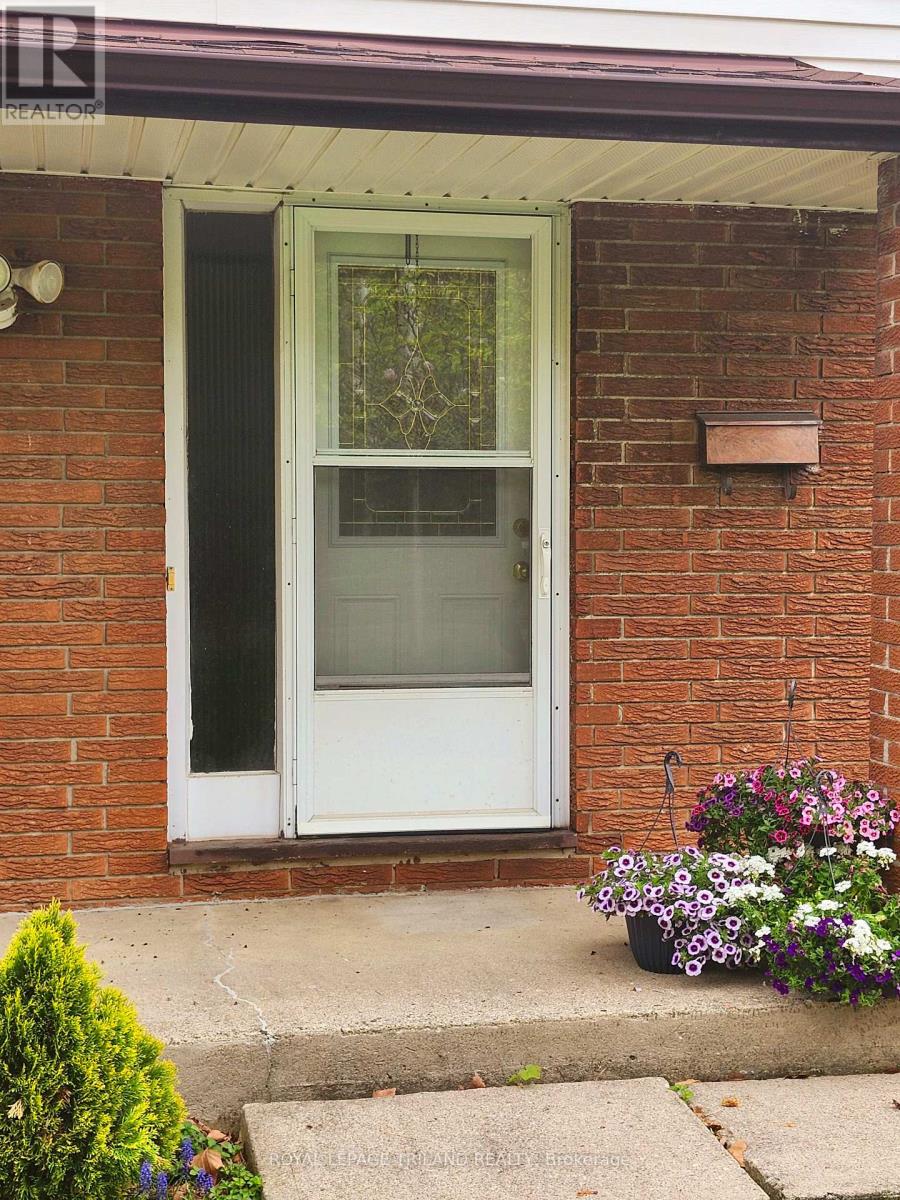 Property at 628 VISCOUNT ROAD image 2