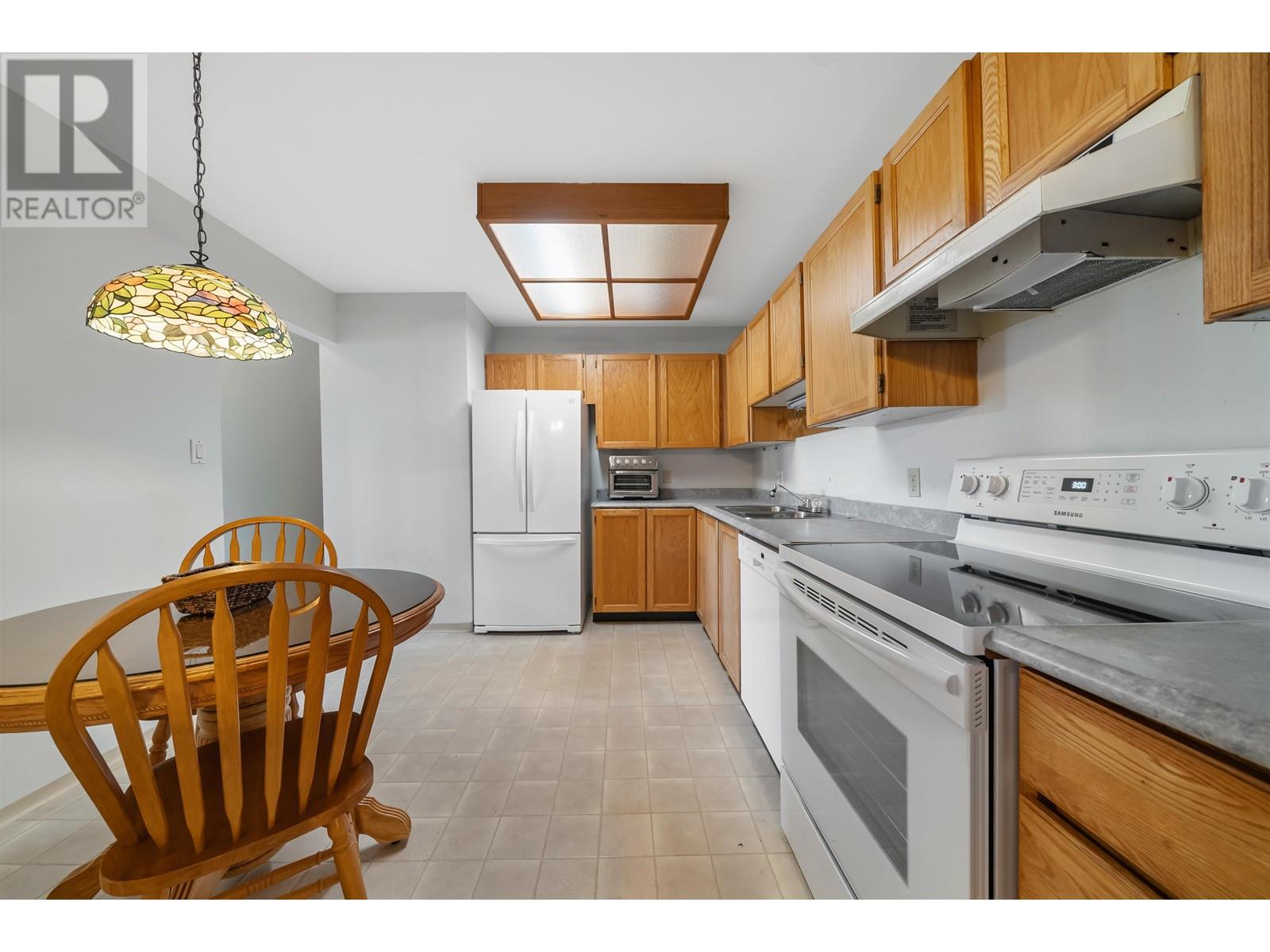 202 22222 119 Avenue, Maple Ridge, British Columbia  V2X 2Y9 - Photo 5 - R3002675