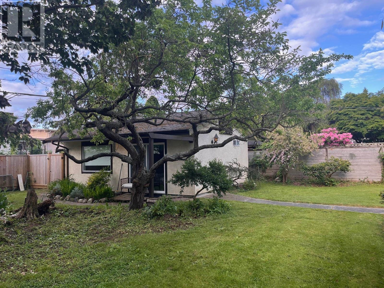 5683 Medusa Street, Sechelt, British Columbia  V0N 3A0 - Photo 4 - R3002678
