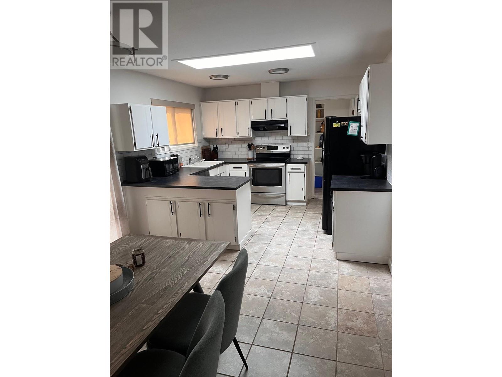 5683 Medusa Street, Sechelt, British Columbia  V0N 3A0 - Photo 7 - R3002678