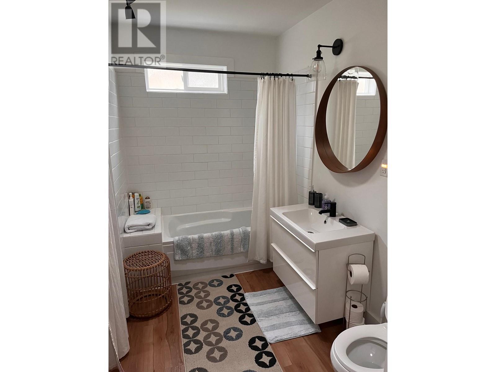 5683 Medusa Street, Sechelt, British Columbia  V0N 3A0 - Photo 8 - R3002678
