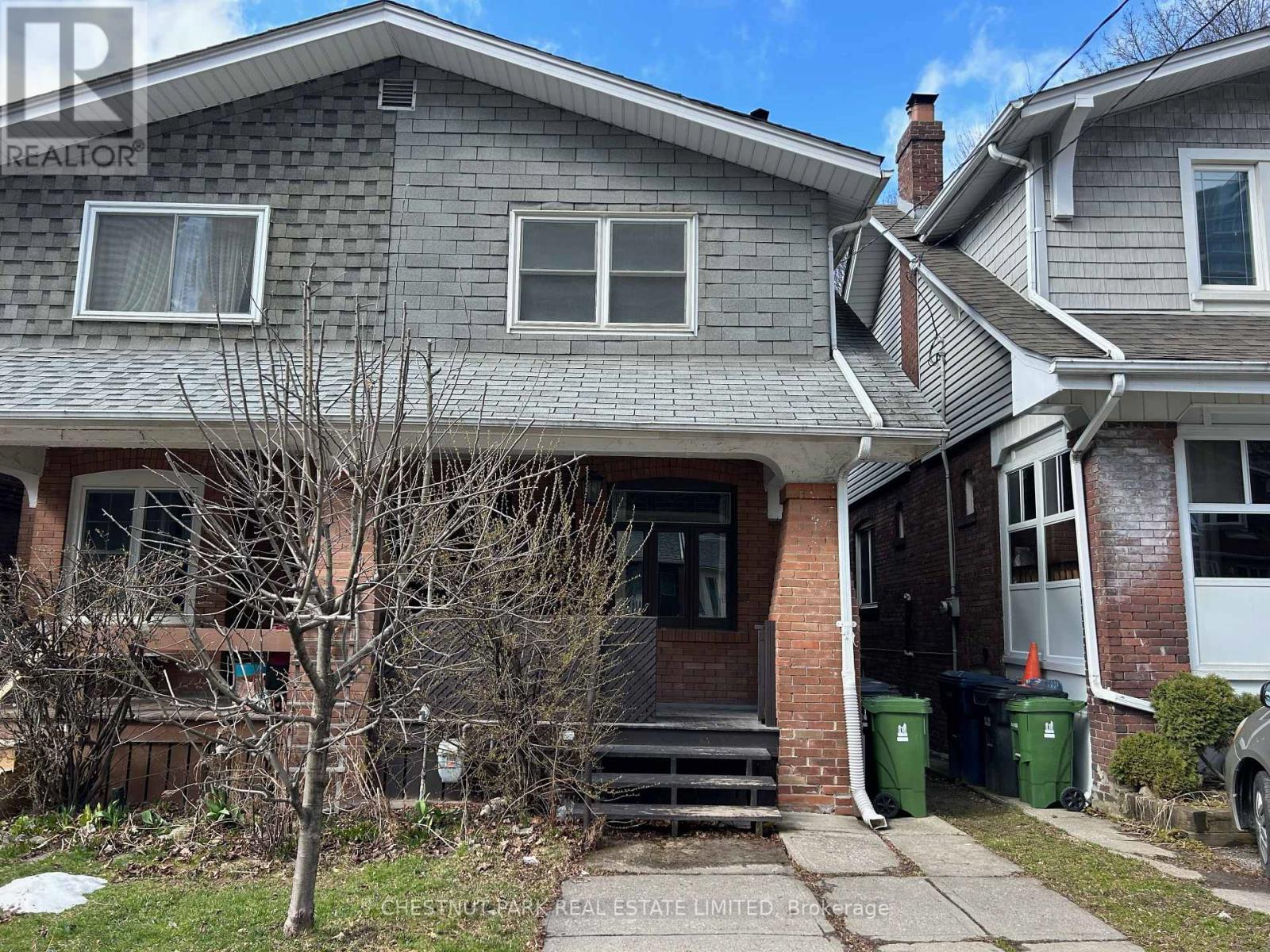 32 HENNING AVENUE, Toronto, Ontario