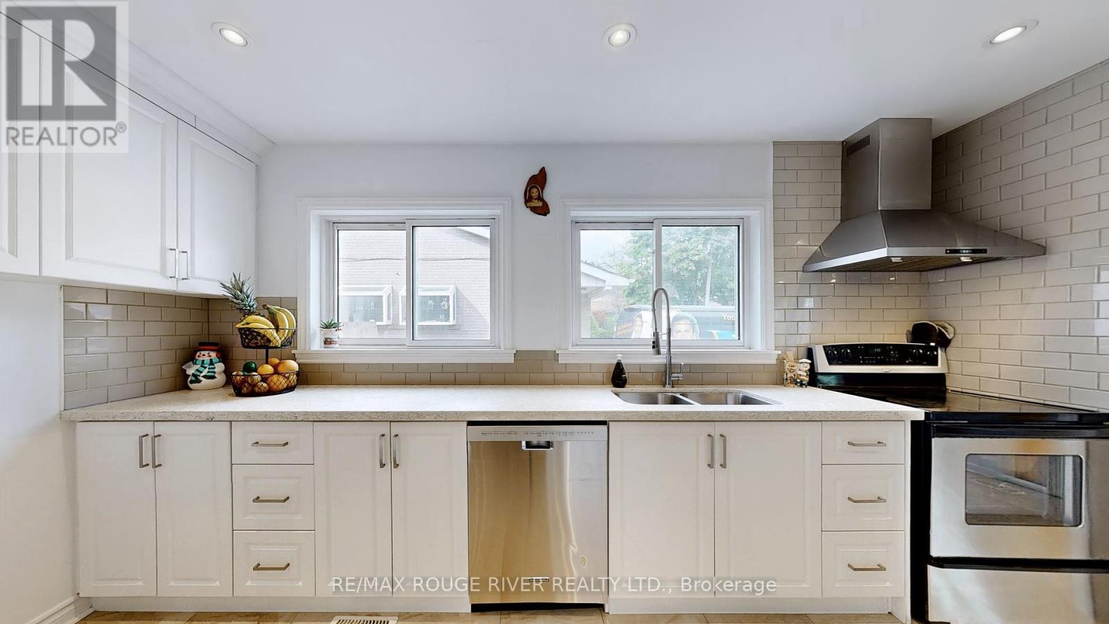 112 Billington Crescent, Toronto, Ontario  M3A 2G6 - Photo 12 - C12147797