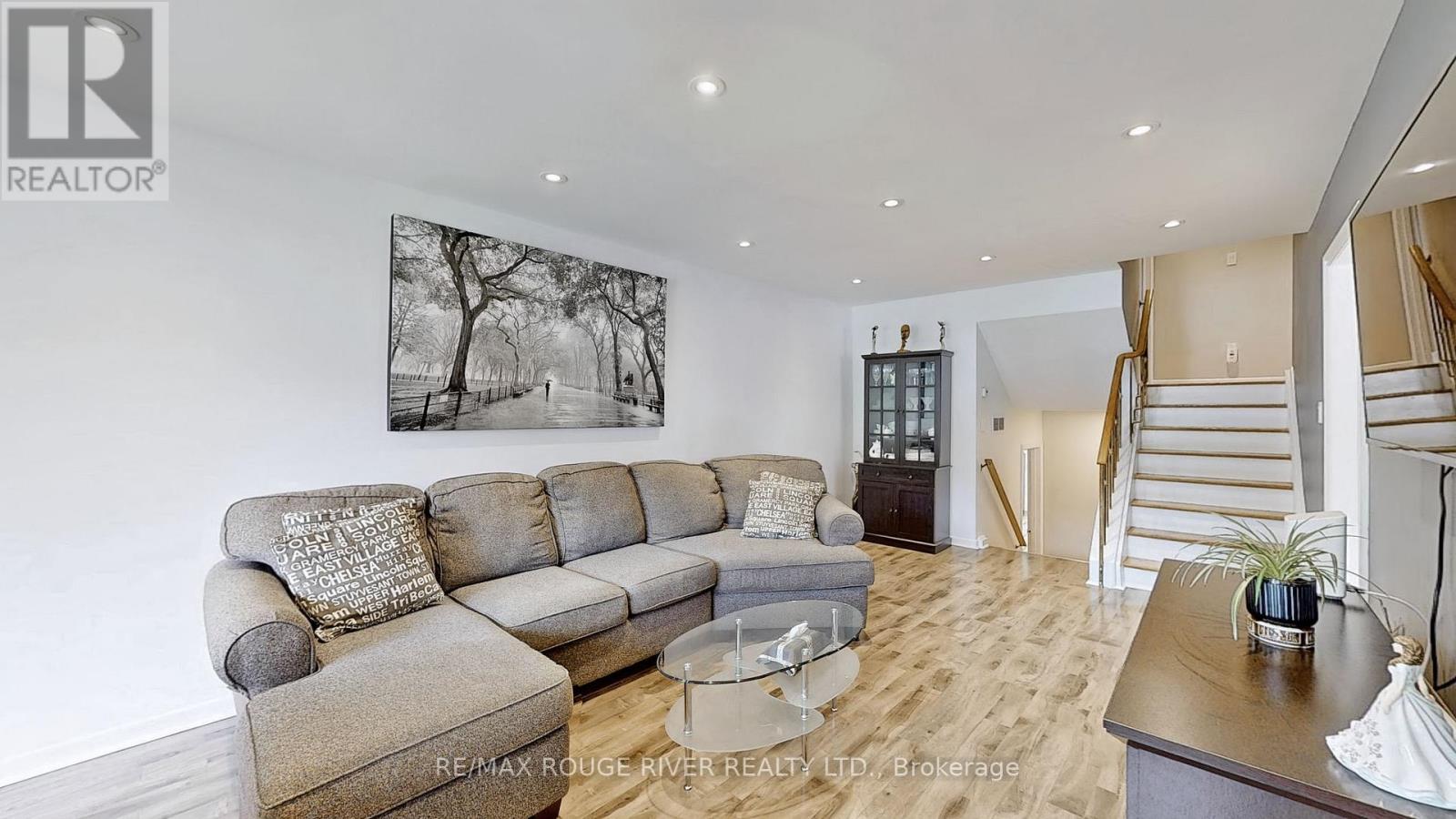 112 Billington Crescent, Toronto, Ontario  M3A 2G6 - Photo 6 - C12147797