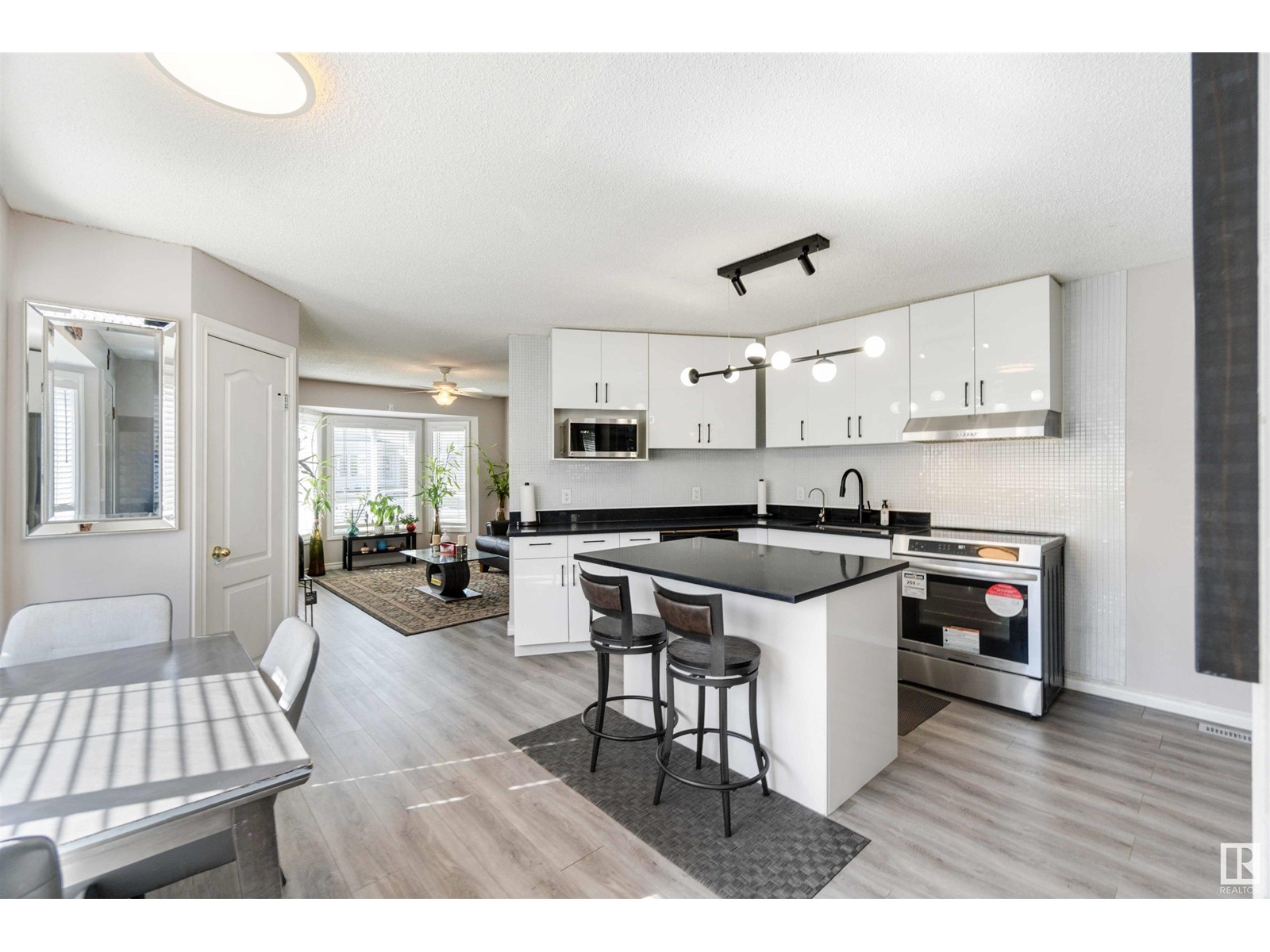 8304 157 Av Nw, Edmonton, Alberta  T5Z 2P8 - Photo 12 - E4436335
