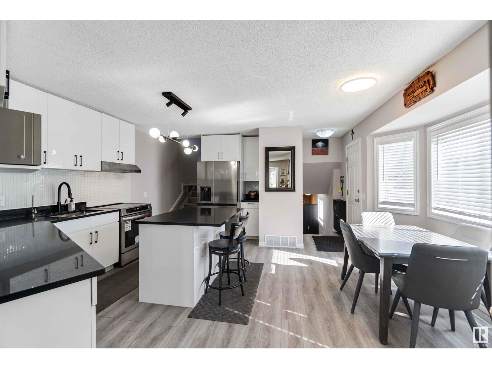 8304 157 Av Nw, Edmonton, Alberta  T5Z 2P8 - Photo 9 - E4436335