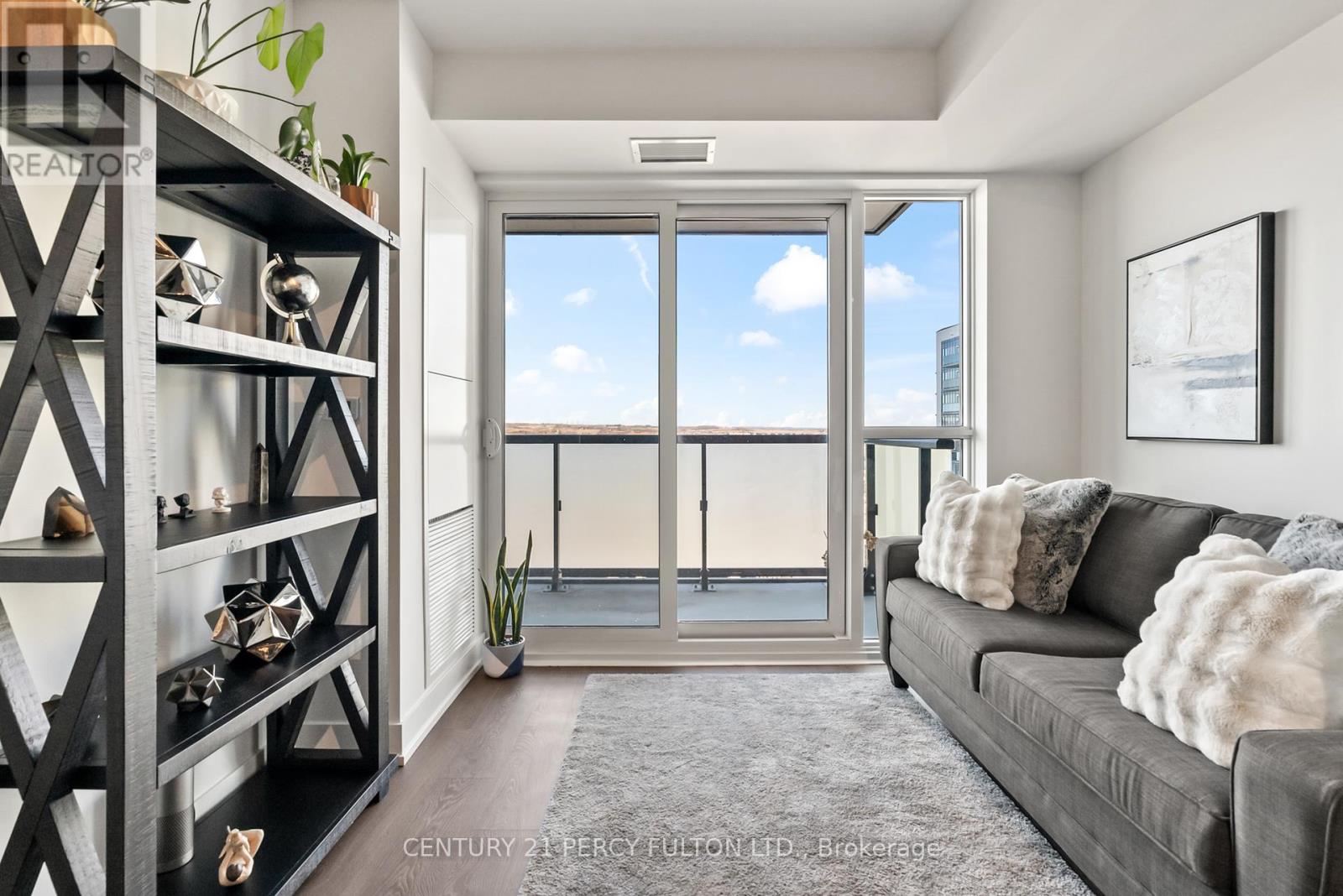 Property at 2509 - 2550 SIMCOE STREET N image 3