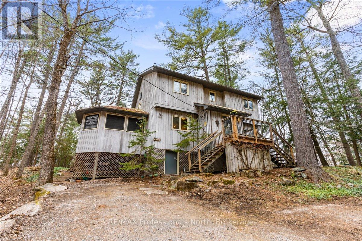 1032 Parallel Falls Lane, Minden Hills, Ontario  K0M 2K0 - Photo 2 - X12147952