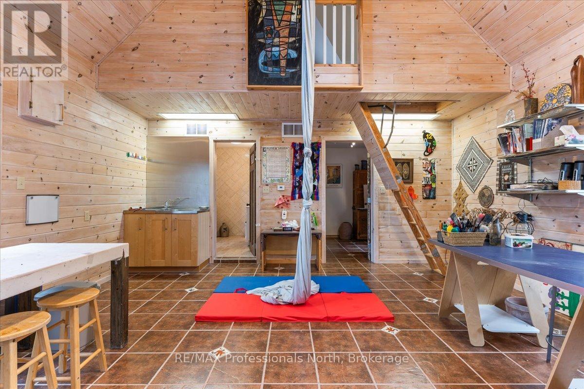 1032 Parallel Falls Lane, Minden Hills, Ontario  K0M 2K0 - Photo 37 - X12147952
