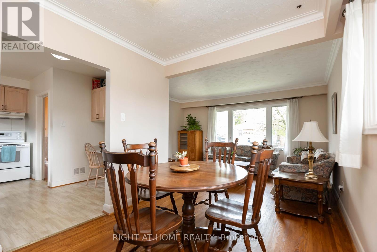 22 Flintridge Road, Toronto, Ontario  M1P 1C1 - Photo 11 - E12147796