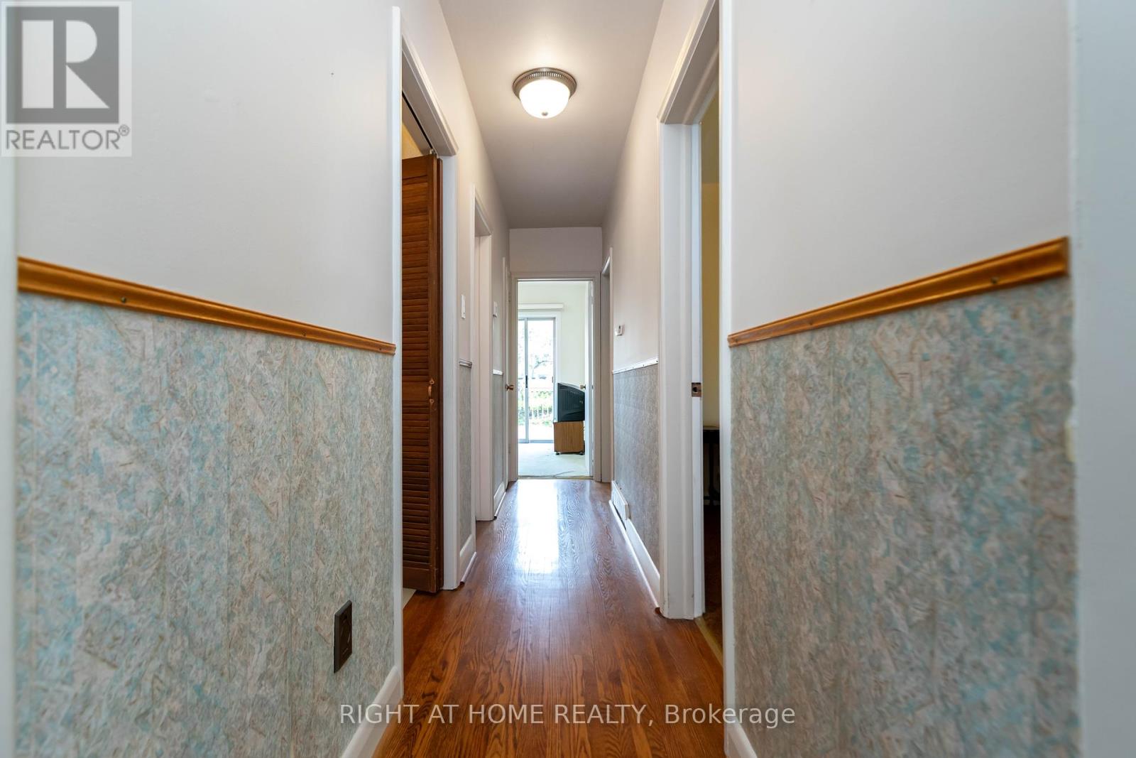 22 Flintridge Road, Toronto, Ontario  M1P 1C1 - Photo 16 - E12147796
