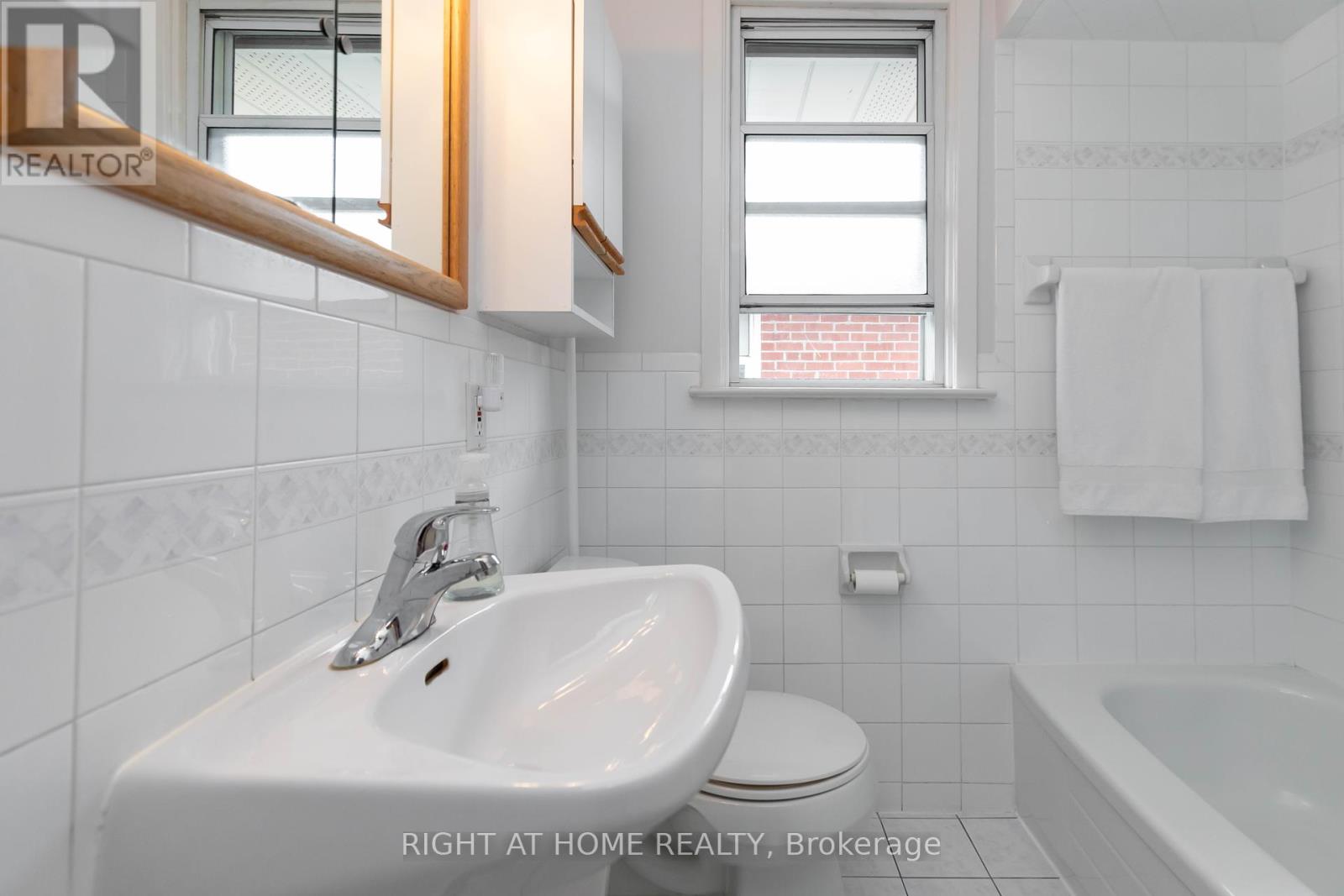 22 Flintridge Road, Toronto, Ontario  M1P 1C1 - Photo 21 - E12147796
