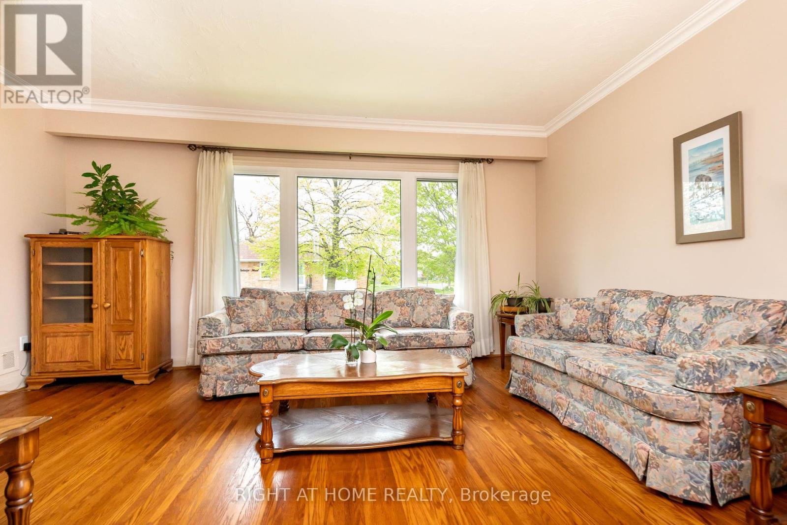 22 Flintridge Road, Toronto, Ontario  M1P 1C1 - Photo 8 - E12147796