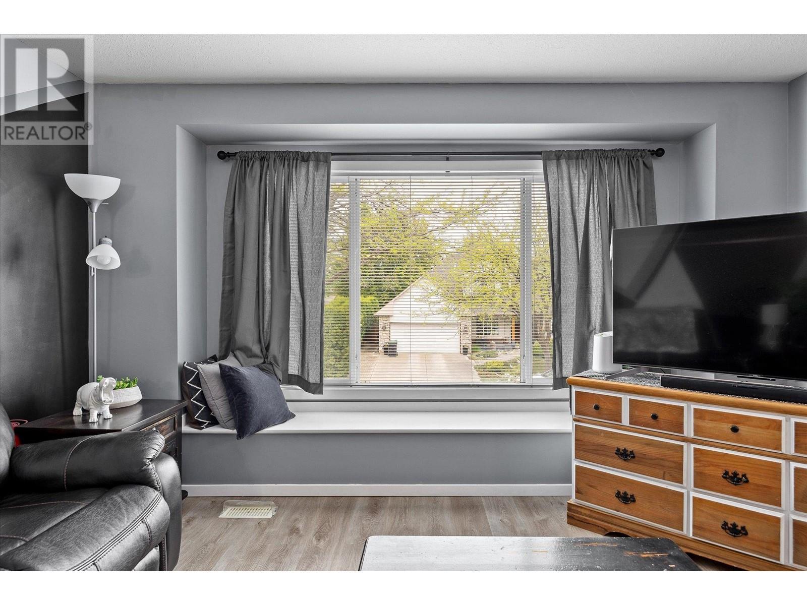 Property at 545 Clayton Crescent image 1