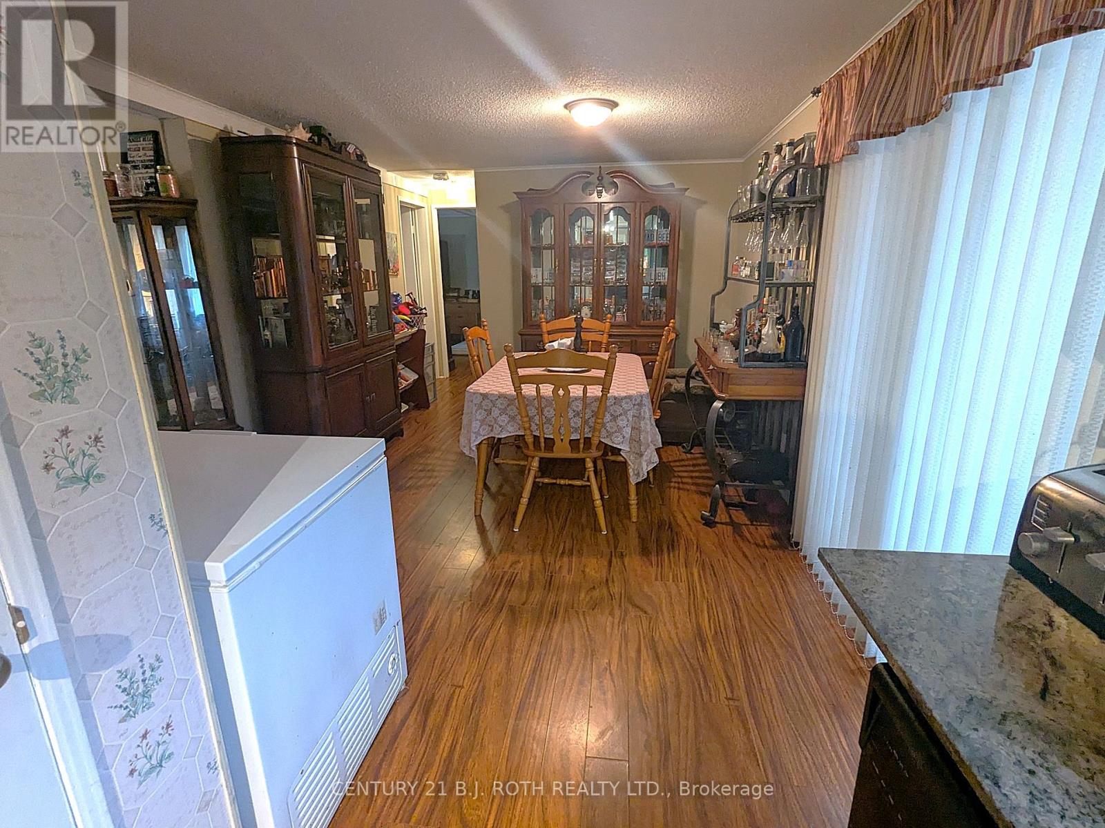 66 Linden Lane, Innisfil, Ontario  L9S 1P2 - Photo 22 - N12147773