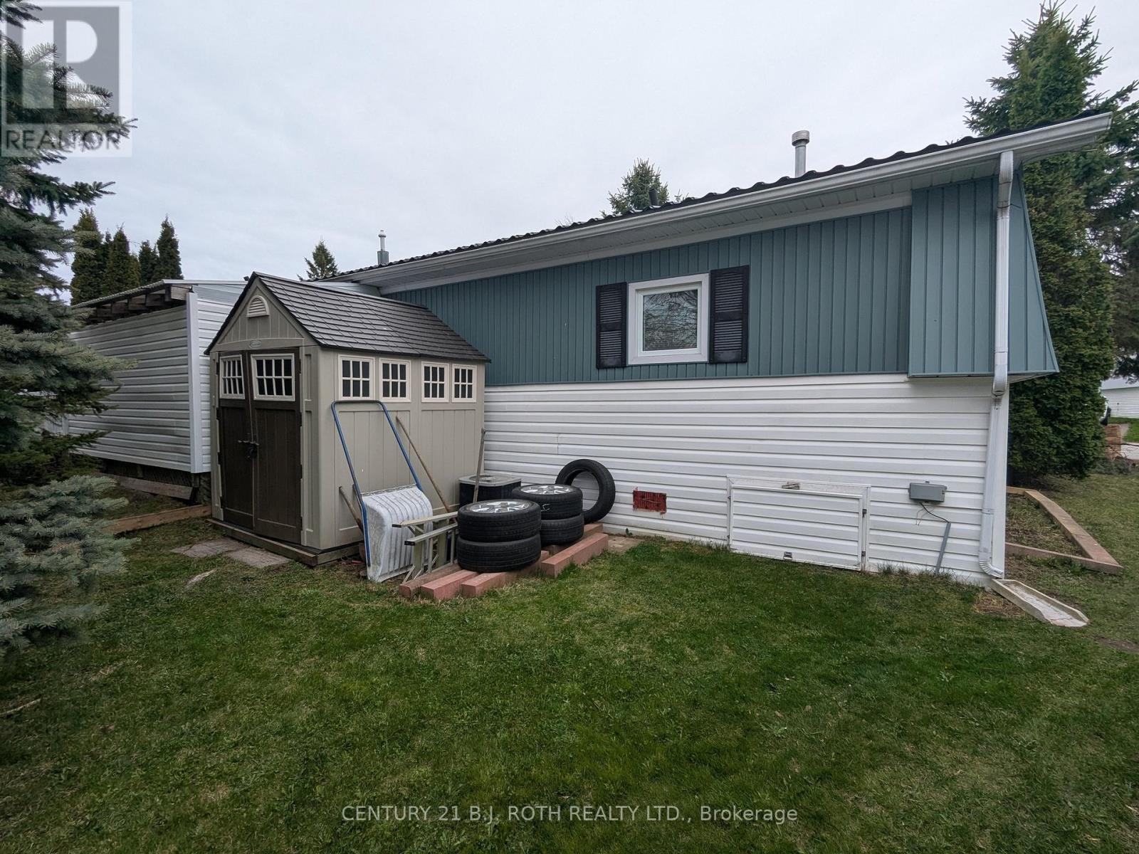 66 Linden Lane, Innisfil, Ontario  L9S 1P2 - Photo 8 - N12147773