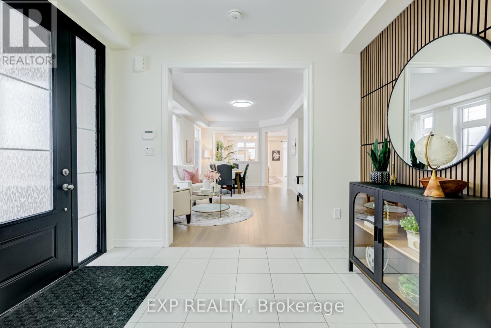 42 Prunella Crescent, East Gwillimbury (Holland Landing), Ontario  L9N 0S7 - Photo 4 - N12147818