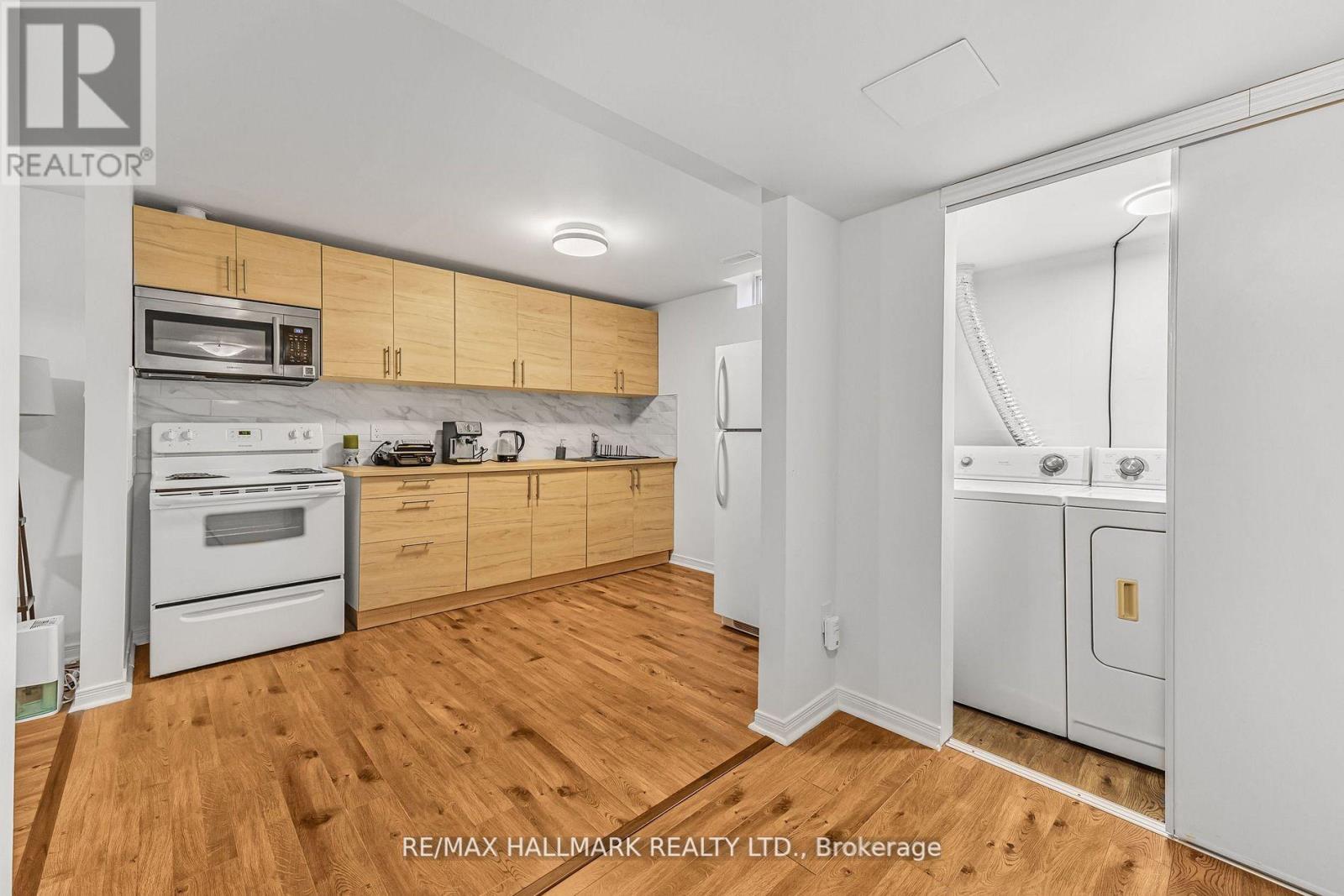 57 William Roe Boulevard, Newmarket, Ontario  L3Y 5E9 - Photo 24 - N12147830