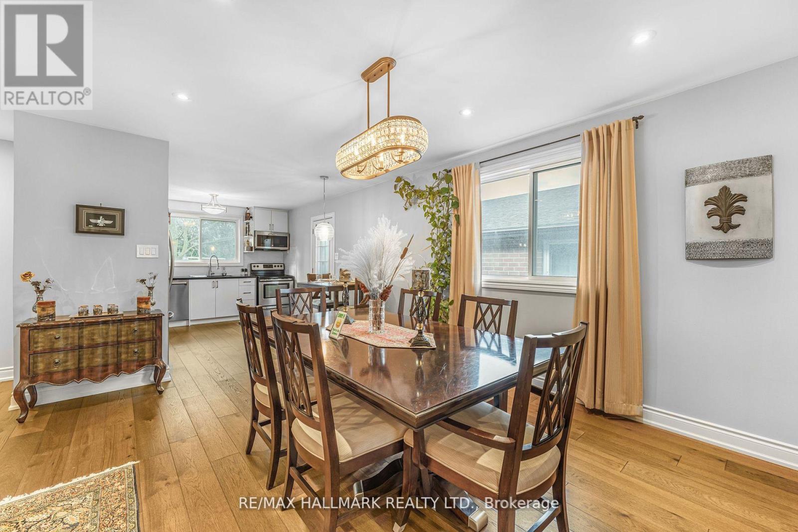 57 William Roe Boulevard, Newmarket, Ontario  L3Y 5E9 - Photo 6 - N12147830