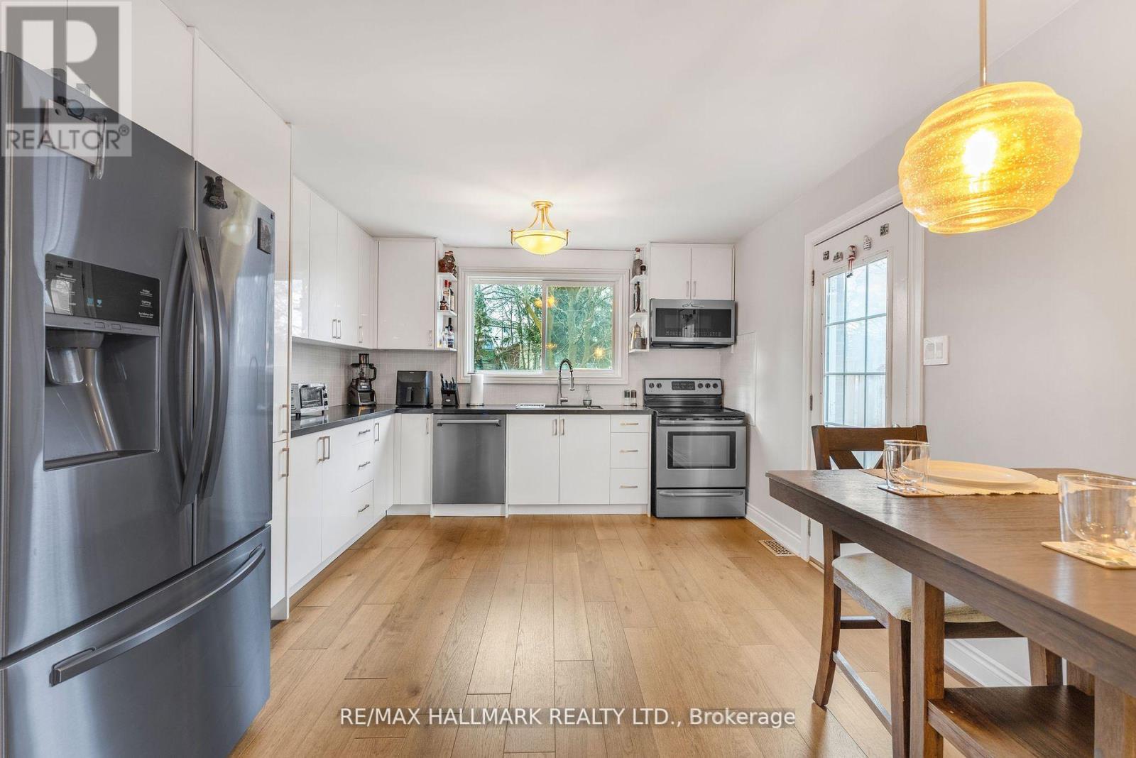 57 William Roe Boulevard, Newmarket, Ontario  L3Y 5E9 - Photo 8 - N12147830