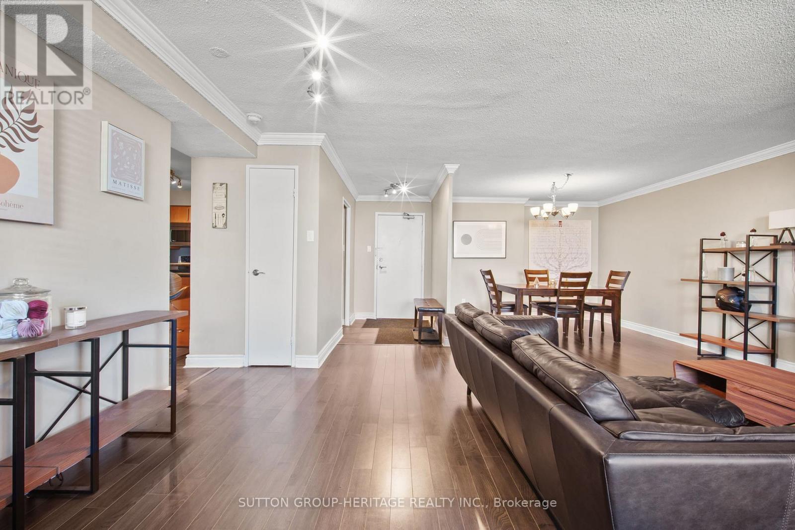 706 - 1 Royal Orchard Boulevard, Markham, Ontario  L3T 3C2 - Photo 7 - N12147837