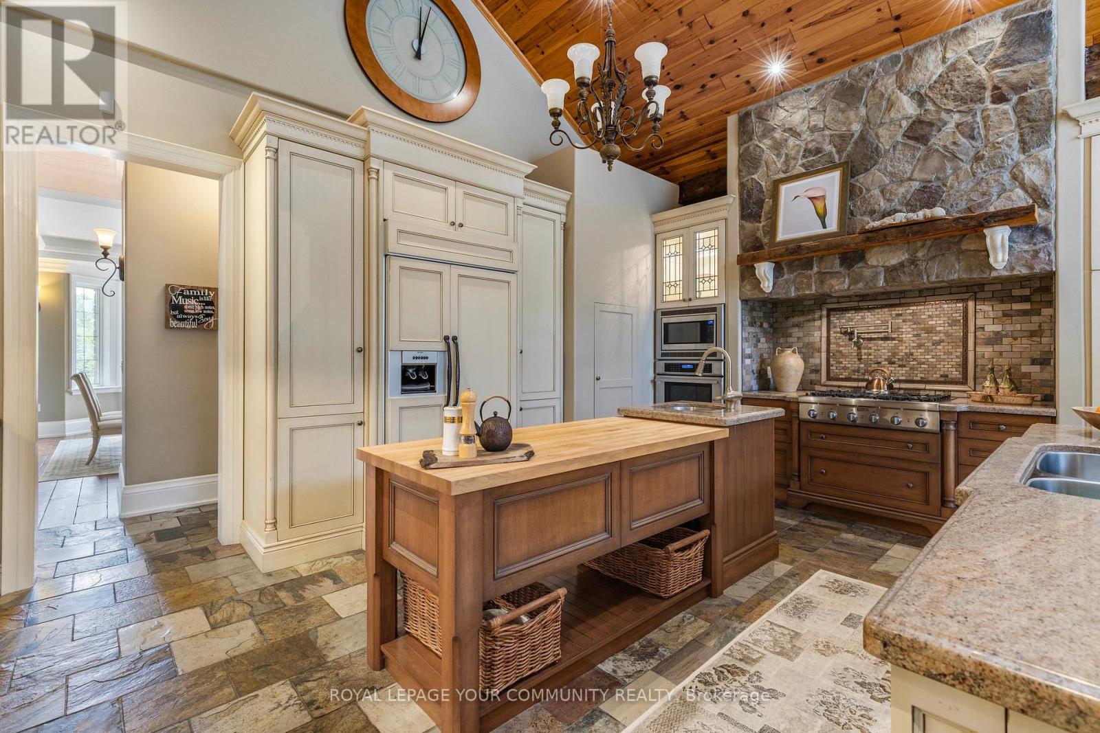 25 Riverstone Court, East Gwillimbury, Ontario  L0G 1V0 - Photo 23 - N12147860