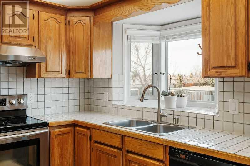 23 Edgepark Way Nw, Calgary, Alberta  T3A 4G7 - Photo 16 - A2214393