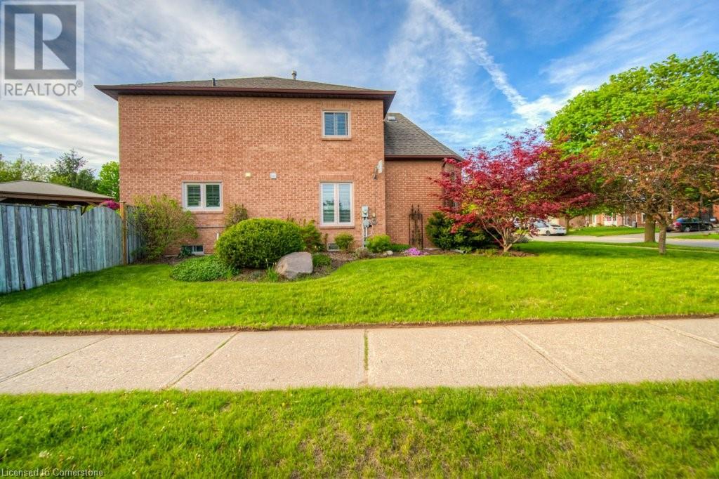 Property at 1 MELISSA Court image 4