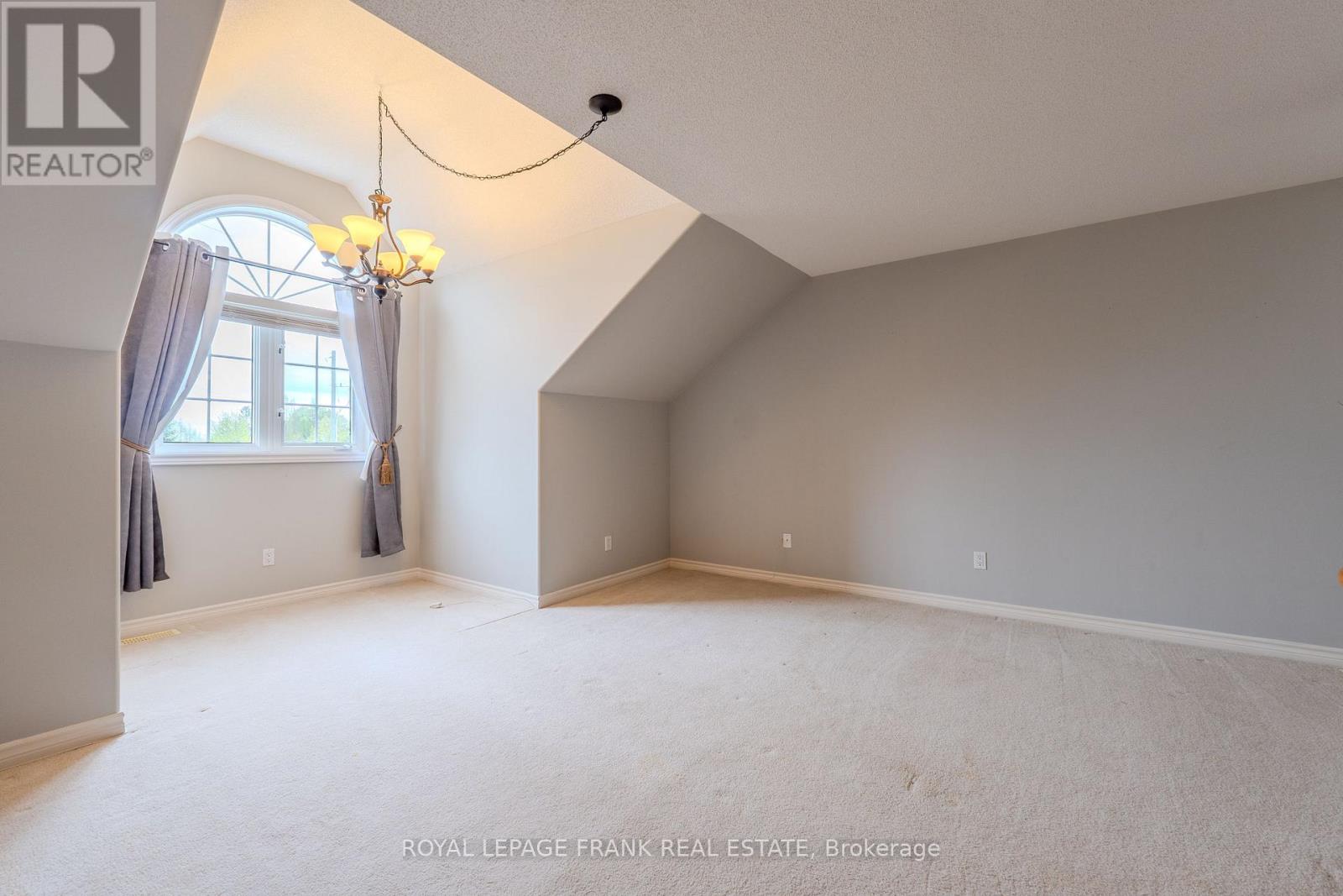 9 Eglington Street, Kawartha Lakes, Ontario  K9V 6K6 - Photo 19 - X12147941